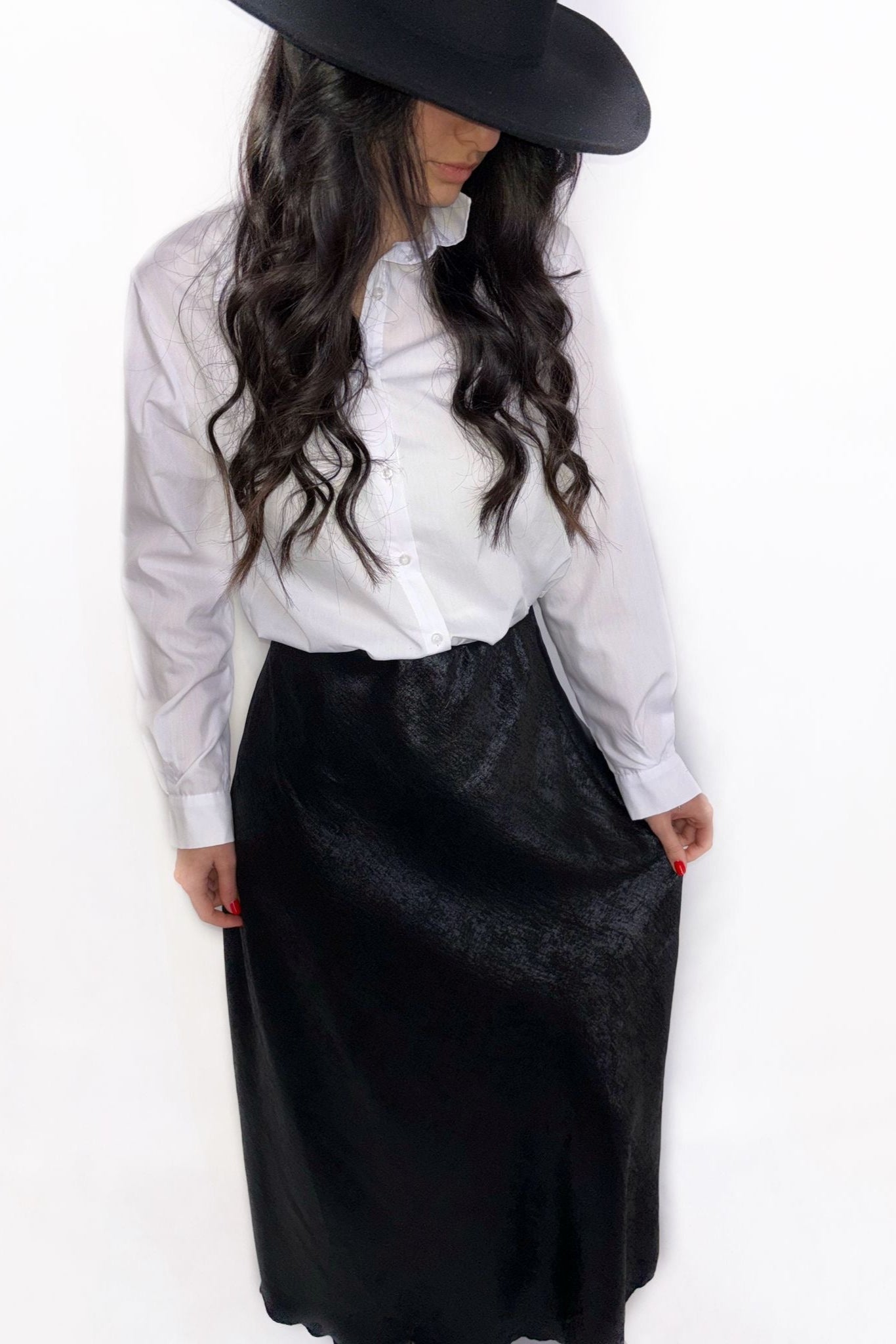 Jupe noire en satin marbré